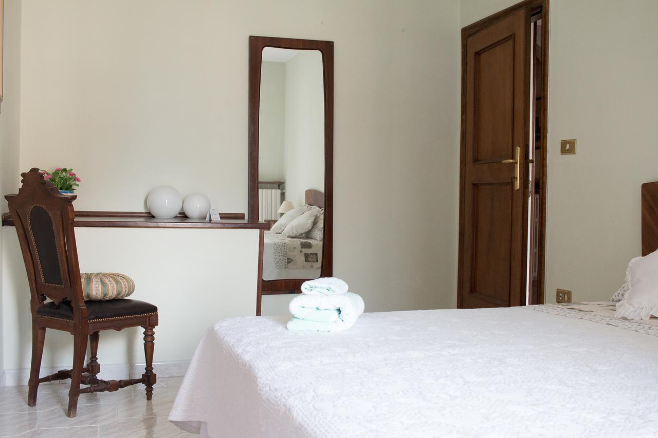 チェラーノ Il Mughetto Bed & Breakfast エクステリア 写真