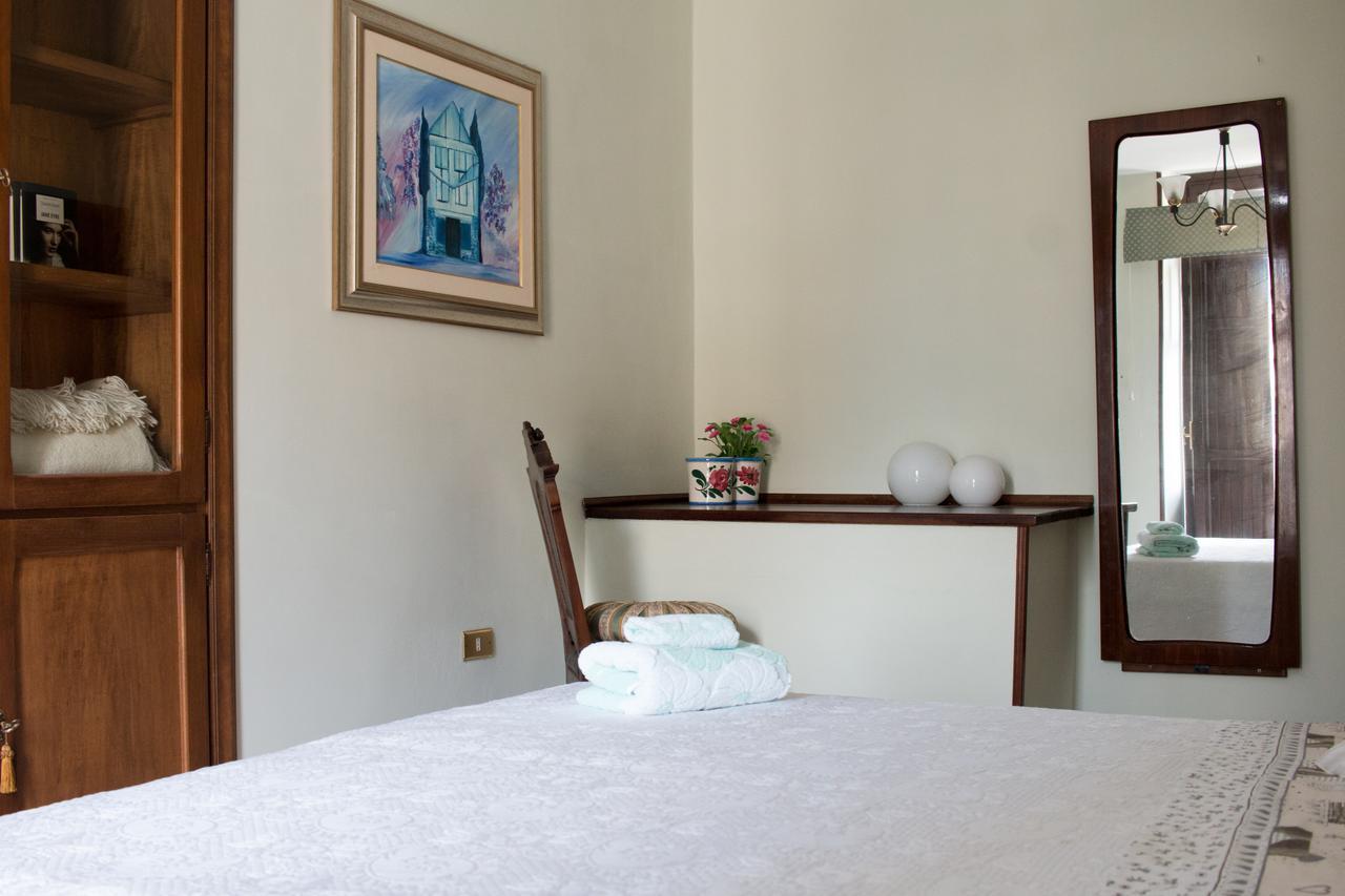 チェラーノ Il Mughetto Bed & Breakfast エクステリア 写真