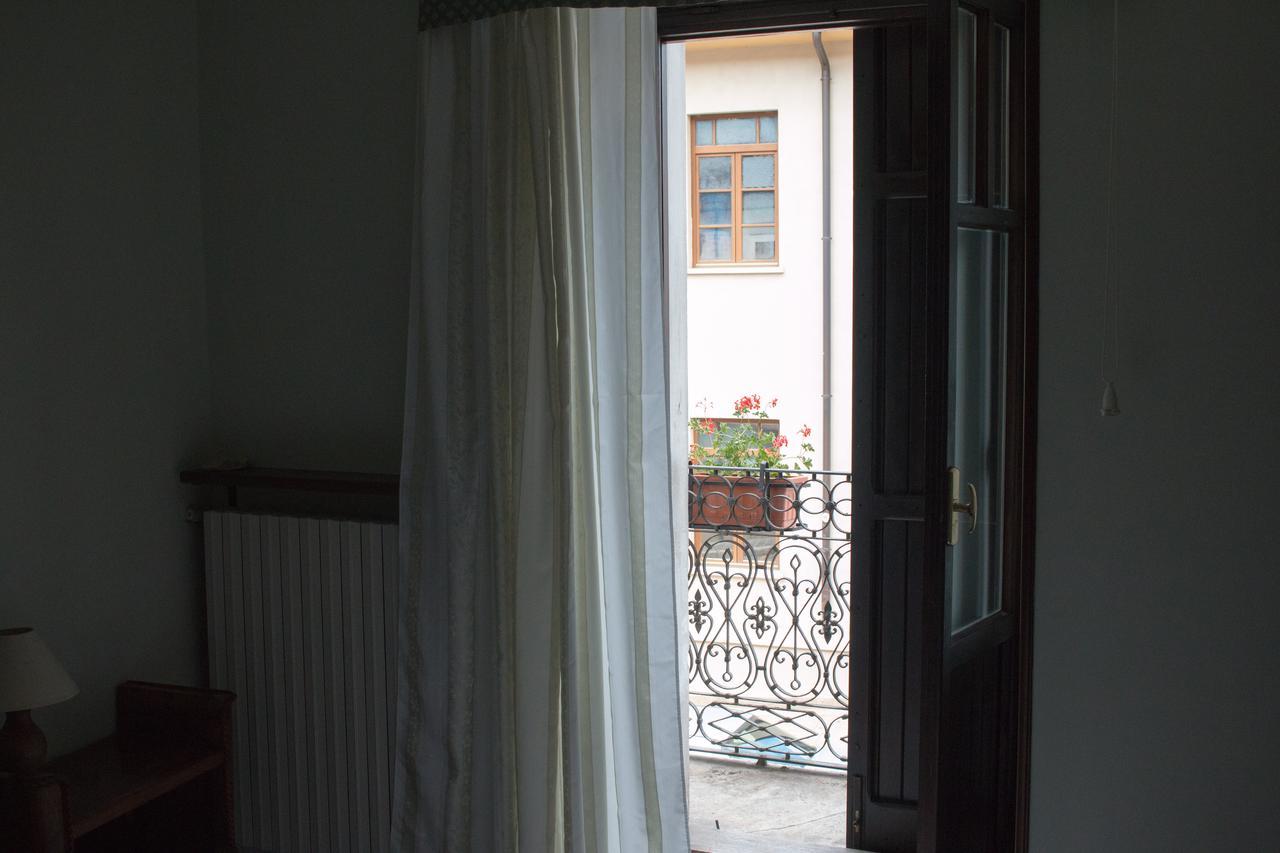 チェラーノ Il Mughetto Bed & Breakfast エクステリア 写真