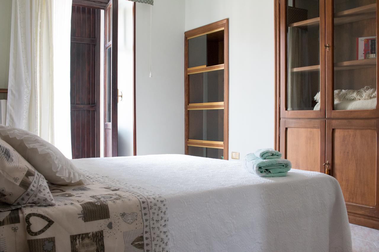 チェラーノ Il Mughetto Bed & Breakfast エクステリア 写真